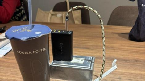 咖啡廳開手機看影片！他被要求關聲音　上網討拍反被嗆