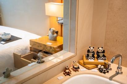 一張含有 室內, 給排水器具, 牆, 水龍頭 的圖片 
自動產生的描述